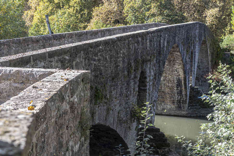 Pamplona 067 - puente de la Magdalena.jpg
